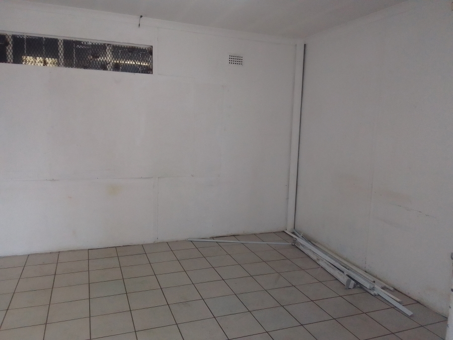 To Let commercial Property for Rent in Oos Einde North West